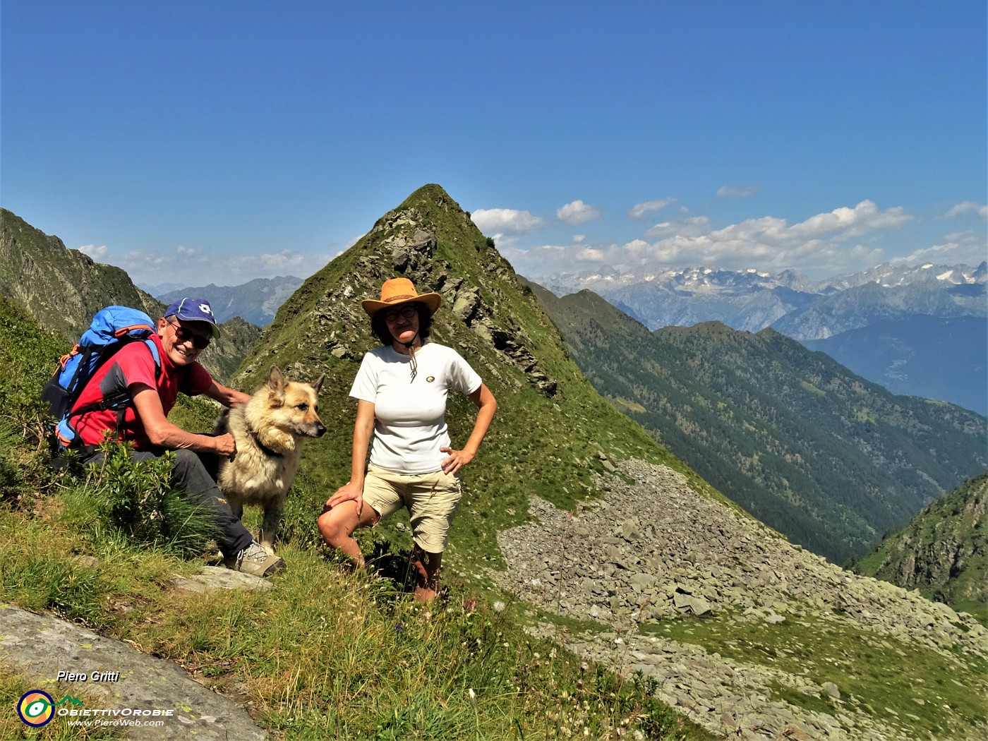 61 Alla Bocchetta di Budria (2216 m) con il Pizzo del Vento.JPG